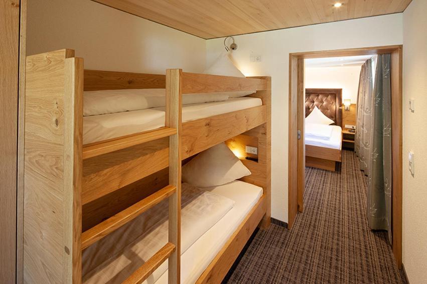 Hotel Alpenblume ดามุลส์ ภายนอก รูปภาพ