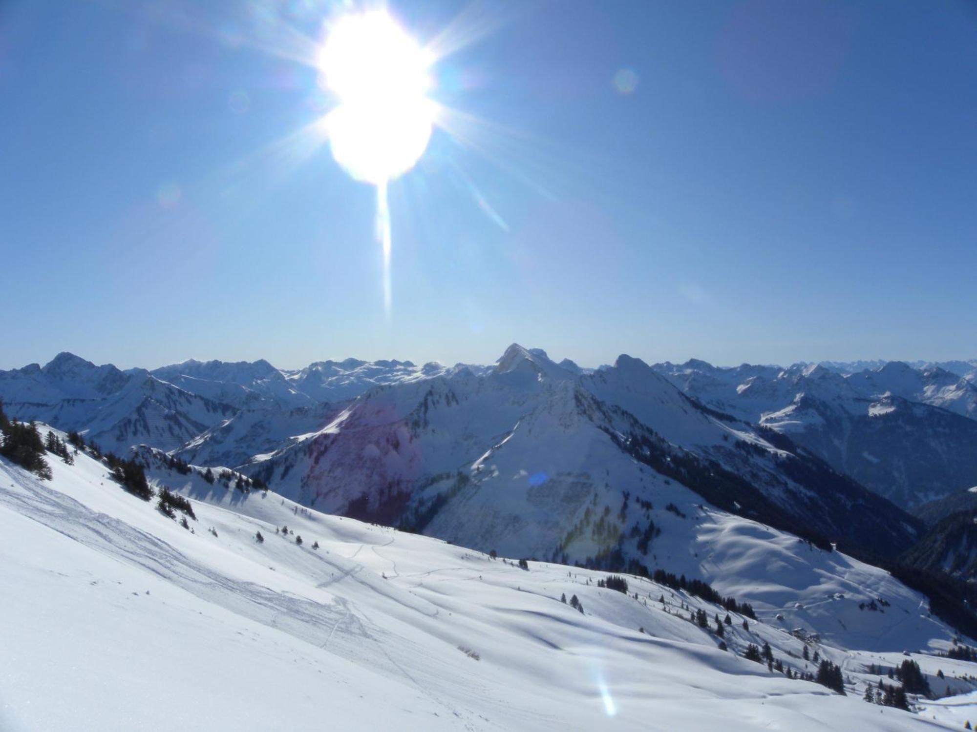 Hotel Alpenblume ดามุลส์ ภายนอก รูปภาพ