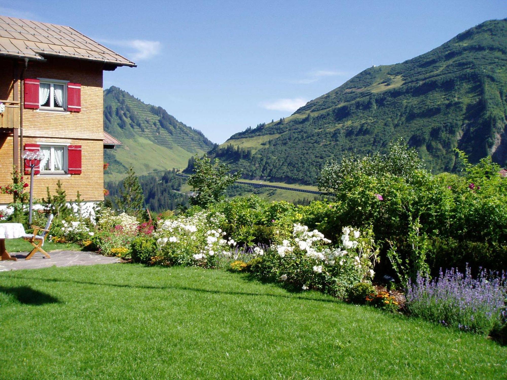 Hotel Alpenblume ดามุลส์ ภายนอก รูปภาพ